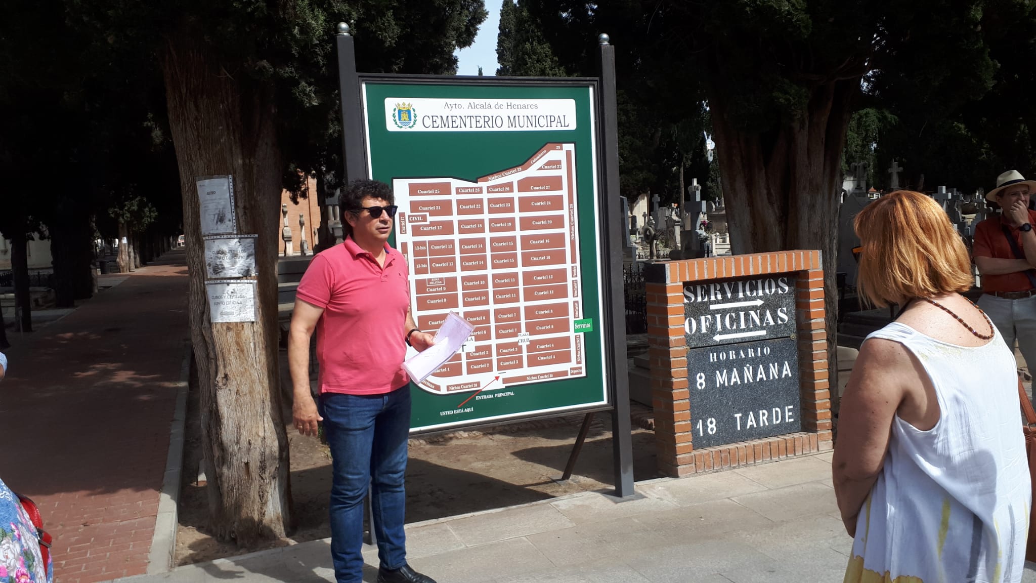 Exitoso cierre del Ciclo de Conferencias Historia y Arte en el Cementerio Municipal de San Roque: Visita al Cementerio Exitoso cierre del Ciclo de Conferencias Historia y Arte en el Cementerio Municipal de San Roque: Visita al Cementerio
